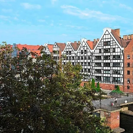 Urban Nest & Kotwicznikow 21