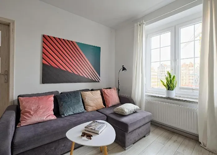 Urban Nest&kotwiczników 21 *