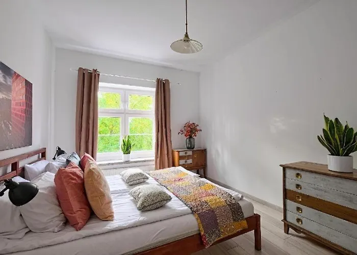 Urban Nest&kotwiczników 21 *