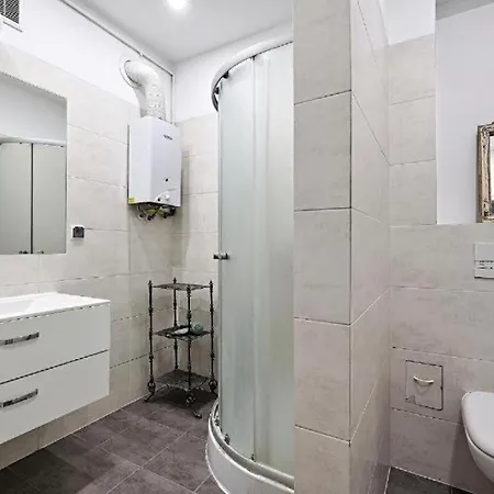 Urban Nest & Kotwicznikow 21